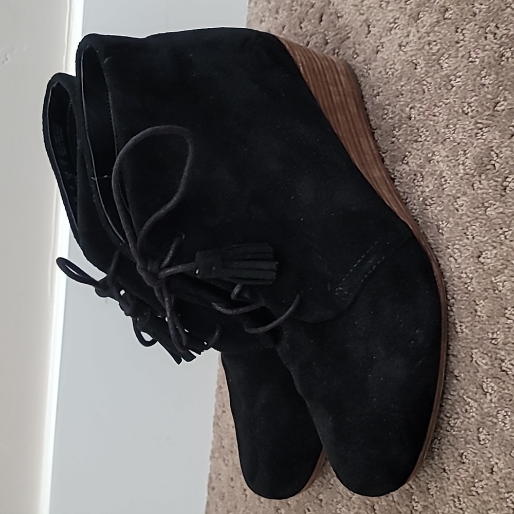 Black Dr. Scholls lace-up bootie size 9
